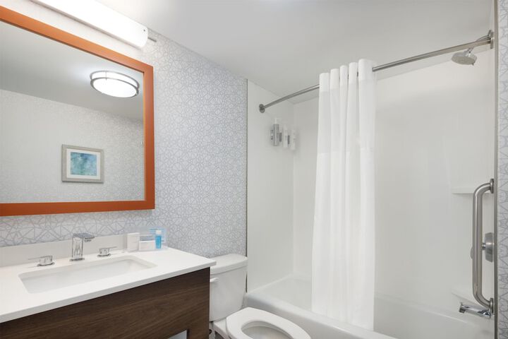 Hampton Inn & Suites Myrtle Beach / Oceanfront