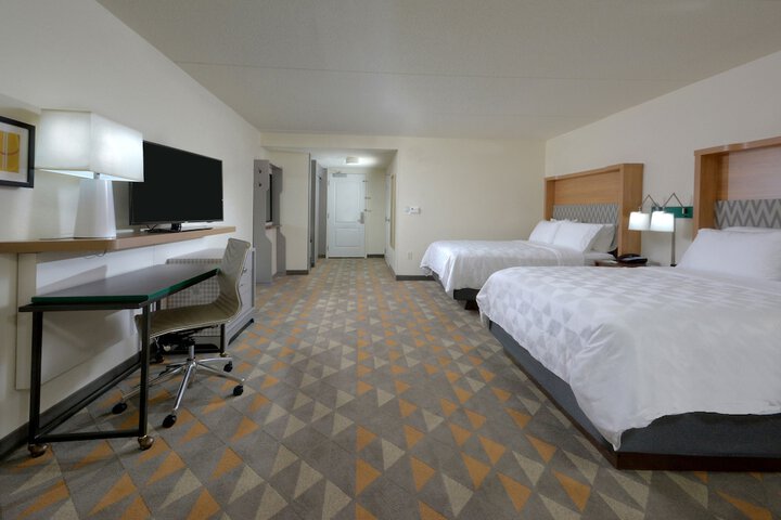 Room 33 of 53