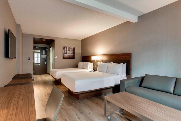 Room 16 of 38