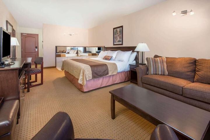 Room 16 of 35