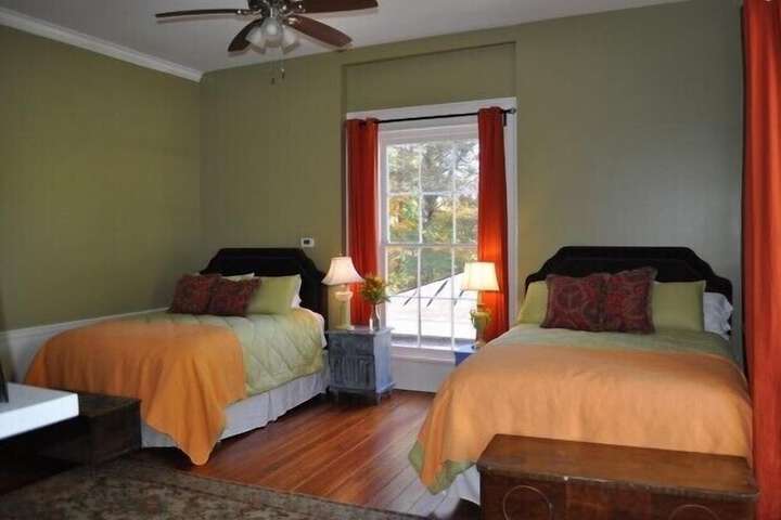 Room 10 of 20