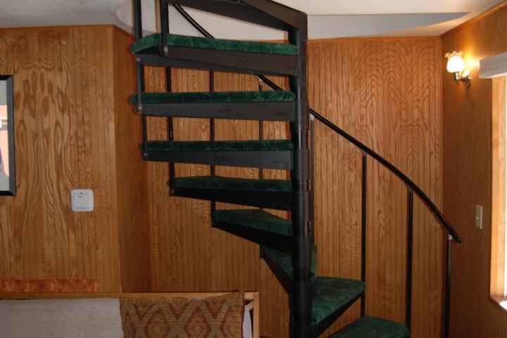 Room 62 of 64