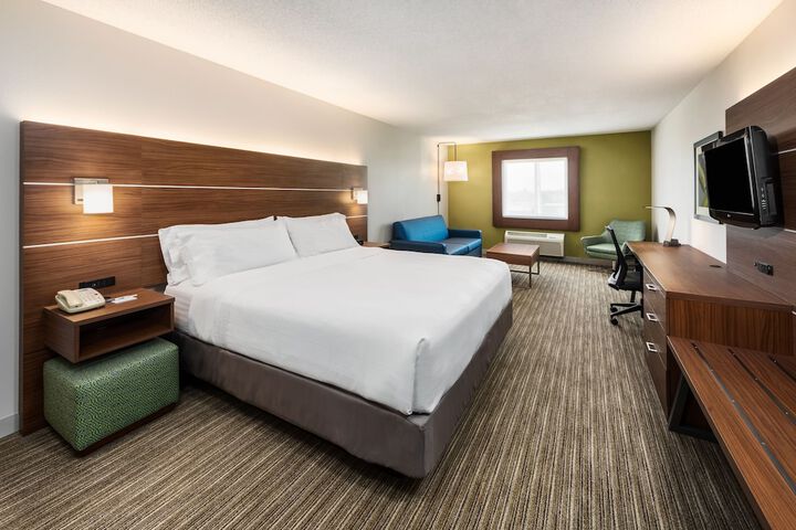 Room 13 of 26