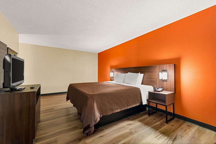 Room 15 of 18