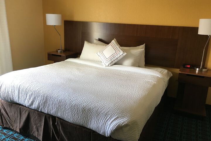 Room 26 of 76