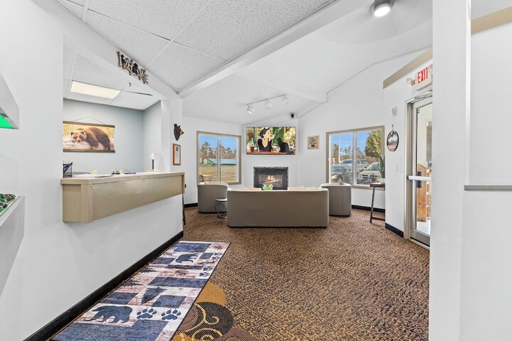 Nisswa Hotel and Suites