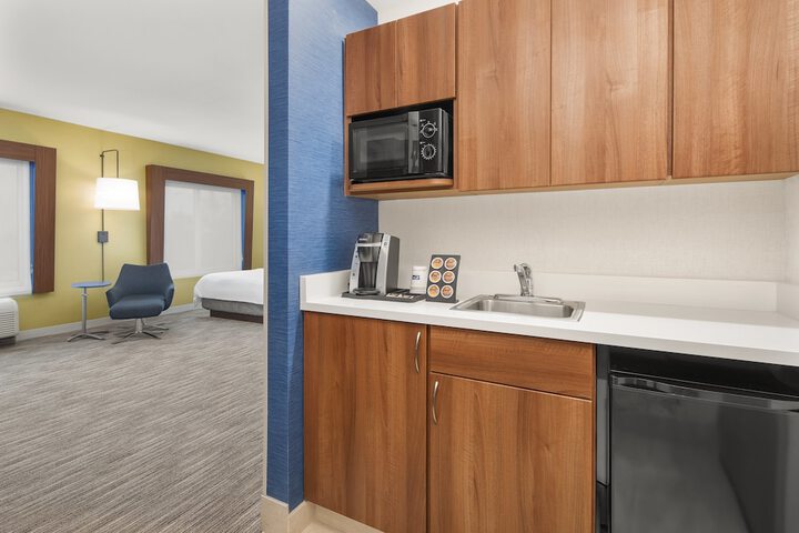 Room 16 of 42