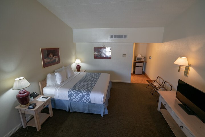 Whites City Cavern Inn
