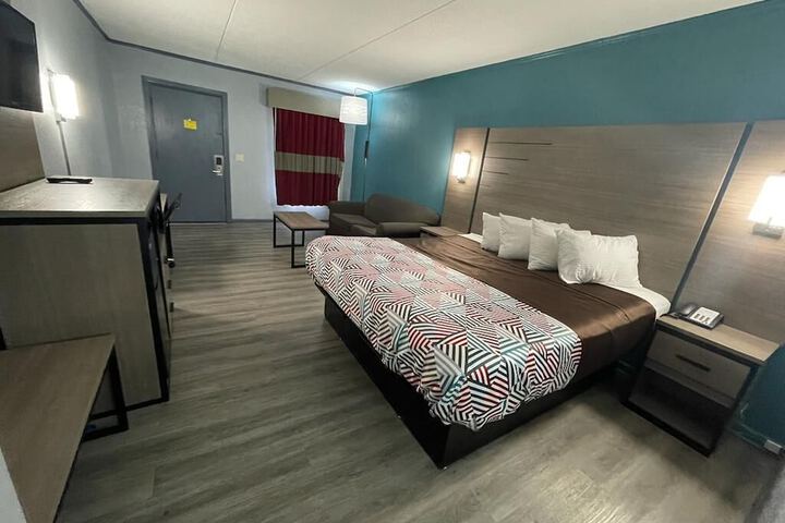 Room 18 of 22