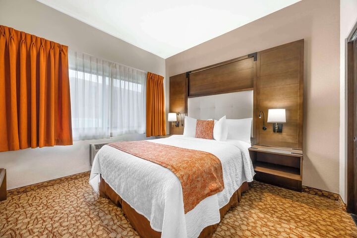 Best Western Plus Mill Creek Inn