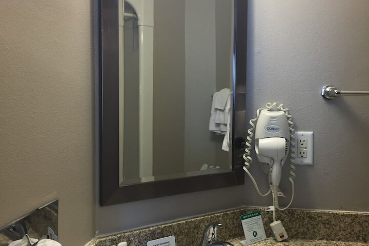 Room 25 of 54