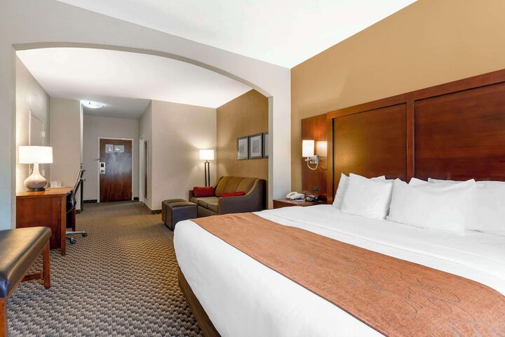 Comfort Suites Port Allen - Baton Rouge