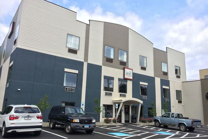 Hotel 2 of 8
