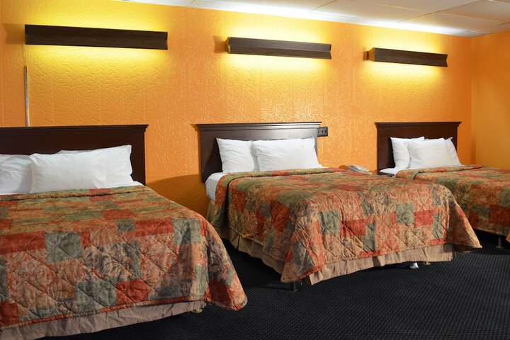 Room 17 of 27