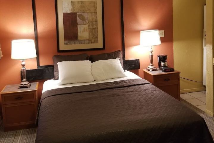 Room 11 of 15