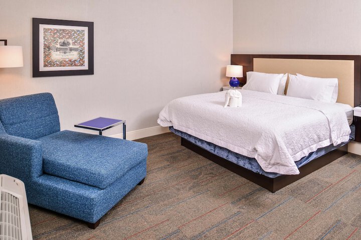 Room 40 of 61