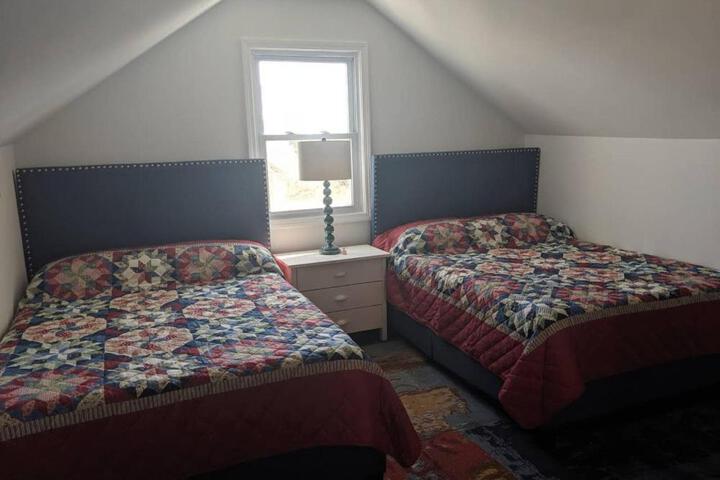 Lux 3 Bd - Perfect & Parking & Massive Patio