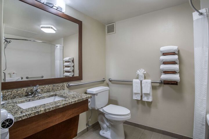 Room 8 of 28