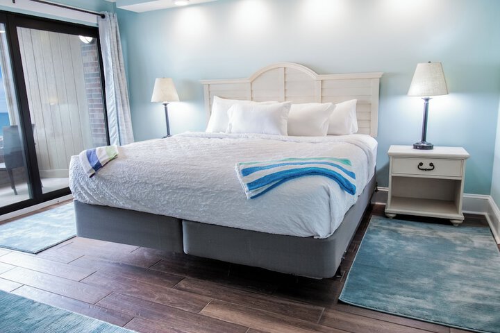 The Oceanfront Litchfield Inn