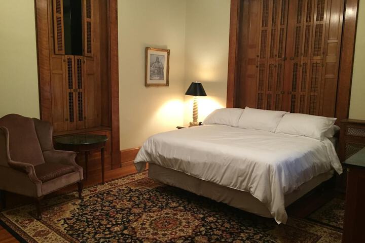 Room 11 of 26