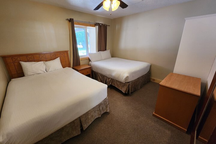 Aspen Village Inn