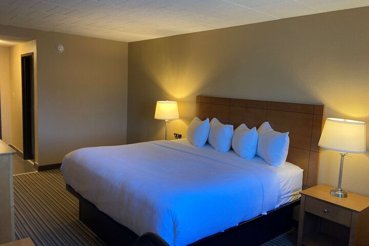 Room 32 of 86
