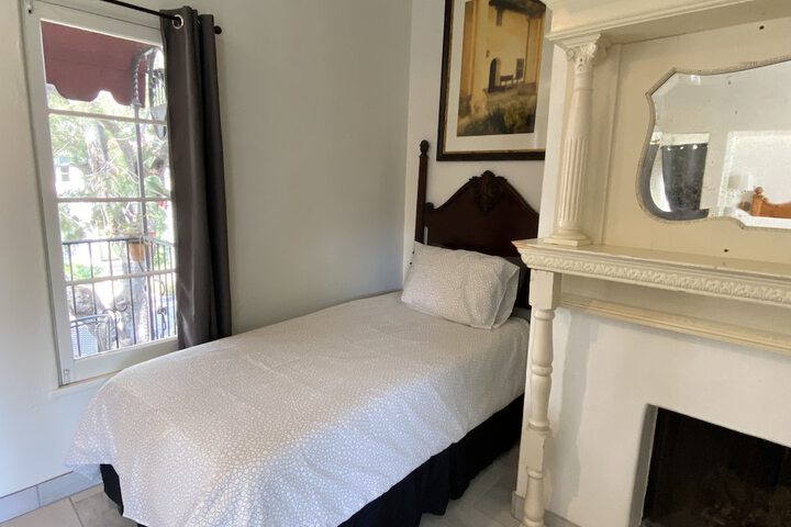 Room 90 of 128
