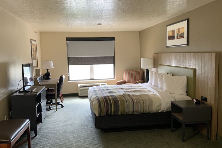 Country Inn & Suites by Radisson West Valley City, UT
