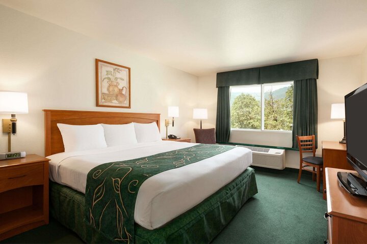 Room 21 of 27