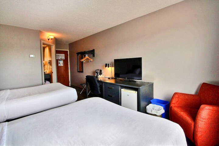 Room 42 of 59