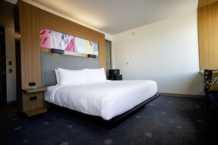 Room 26 of 50