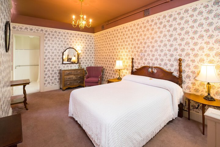 Room 22 of 112