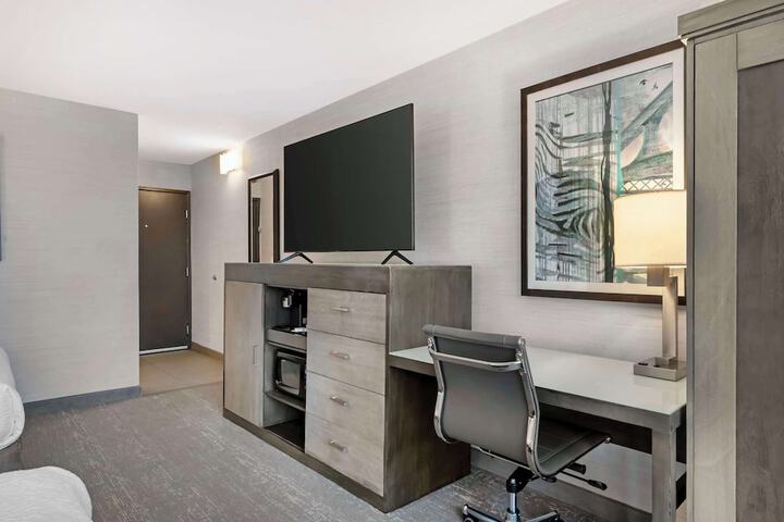 Best Western Plus Agate Beach Inn