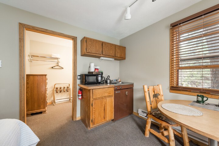 Room 28 of 120