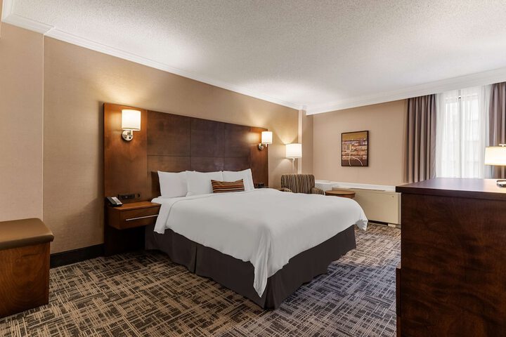 Room 42 of 60