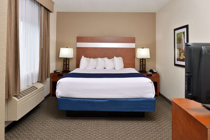 Room 32 of 40