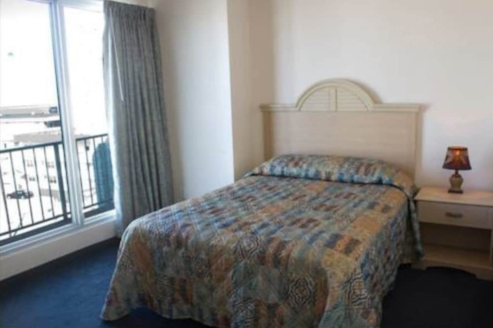 Room 14 of 18