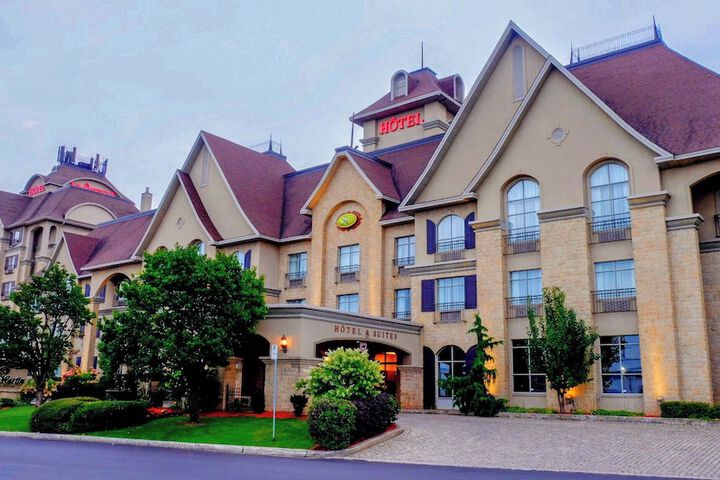 Le St-Martin Hotel & Suites Laval