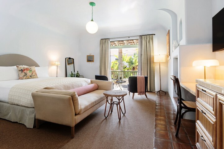 Room 43 of 67
