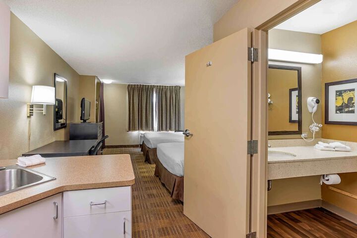 Room 13 of 31