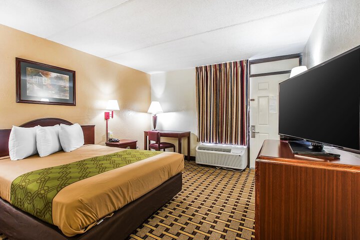 Room 11 of 24