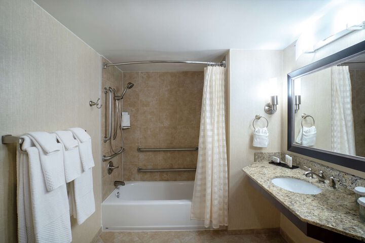 Room 21 of 32