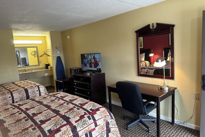 Room 28 of 46