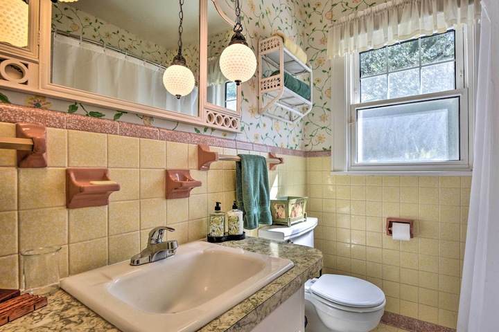 Cottage w / Private Pool - Walk to Lake Wales!