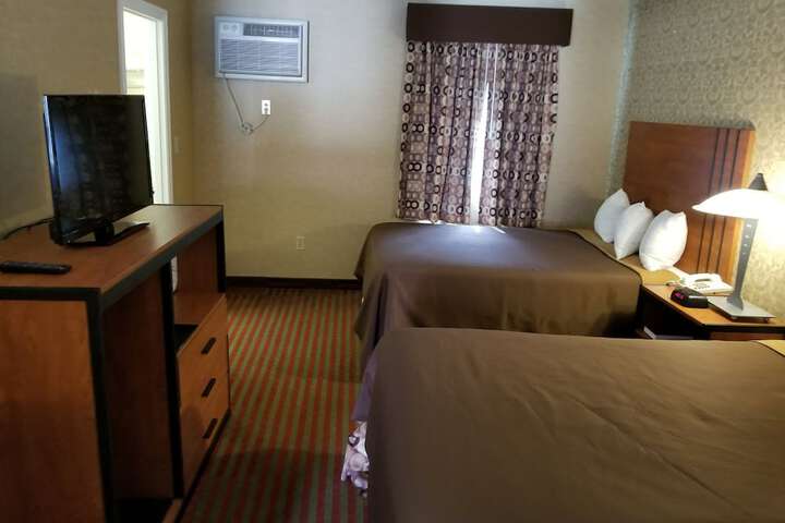 Room 13 of 31