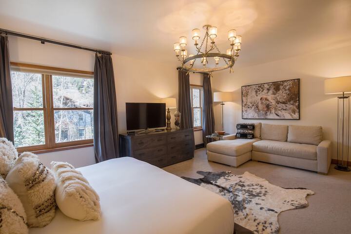 Element 52 Auberge Collection