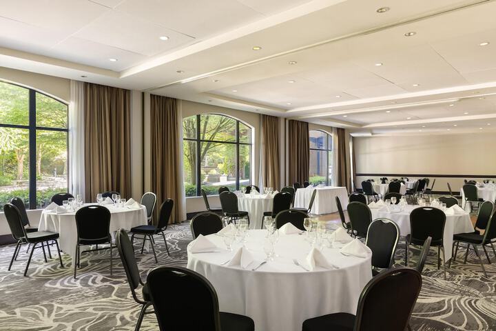 DoubleTree by Hilton North Vancouver