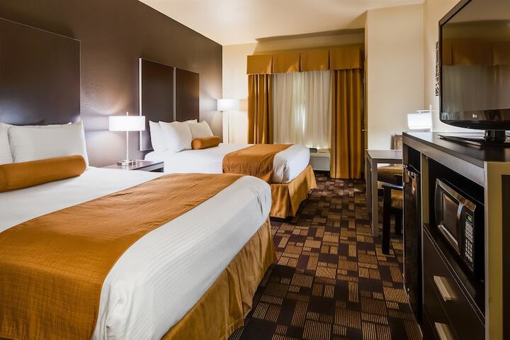 Best Western Windsor Pointe Hotel & Suites-Frost Bank Center