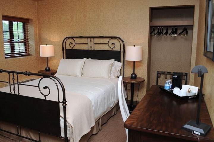 Room 17 of 47