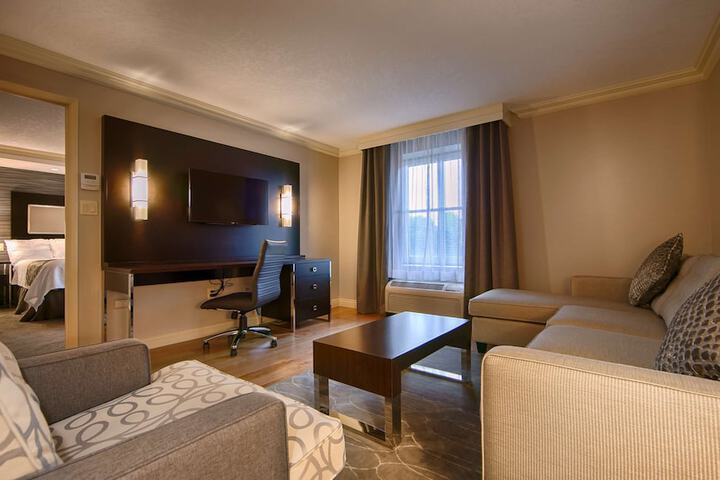 Best Western Plus The Arden Park Hotel